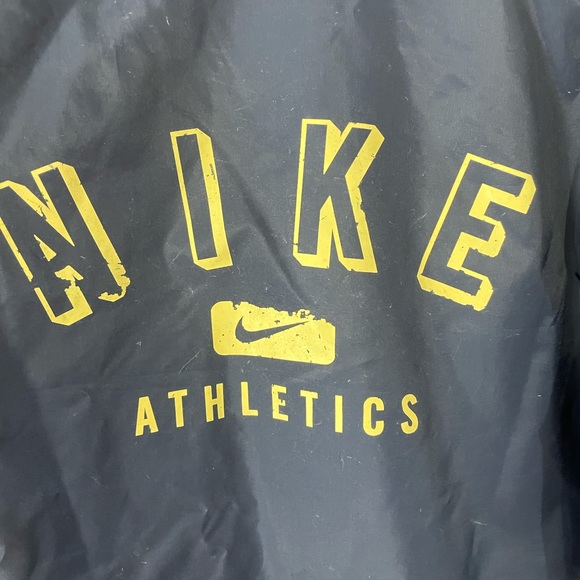 Nike athletics windbreaker jacket - Picture 5 of 7